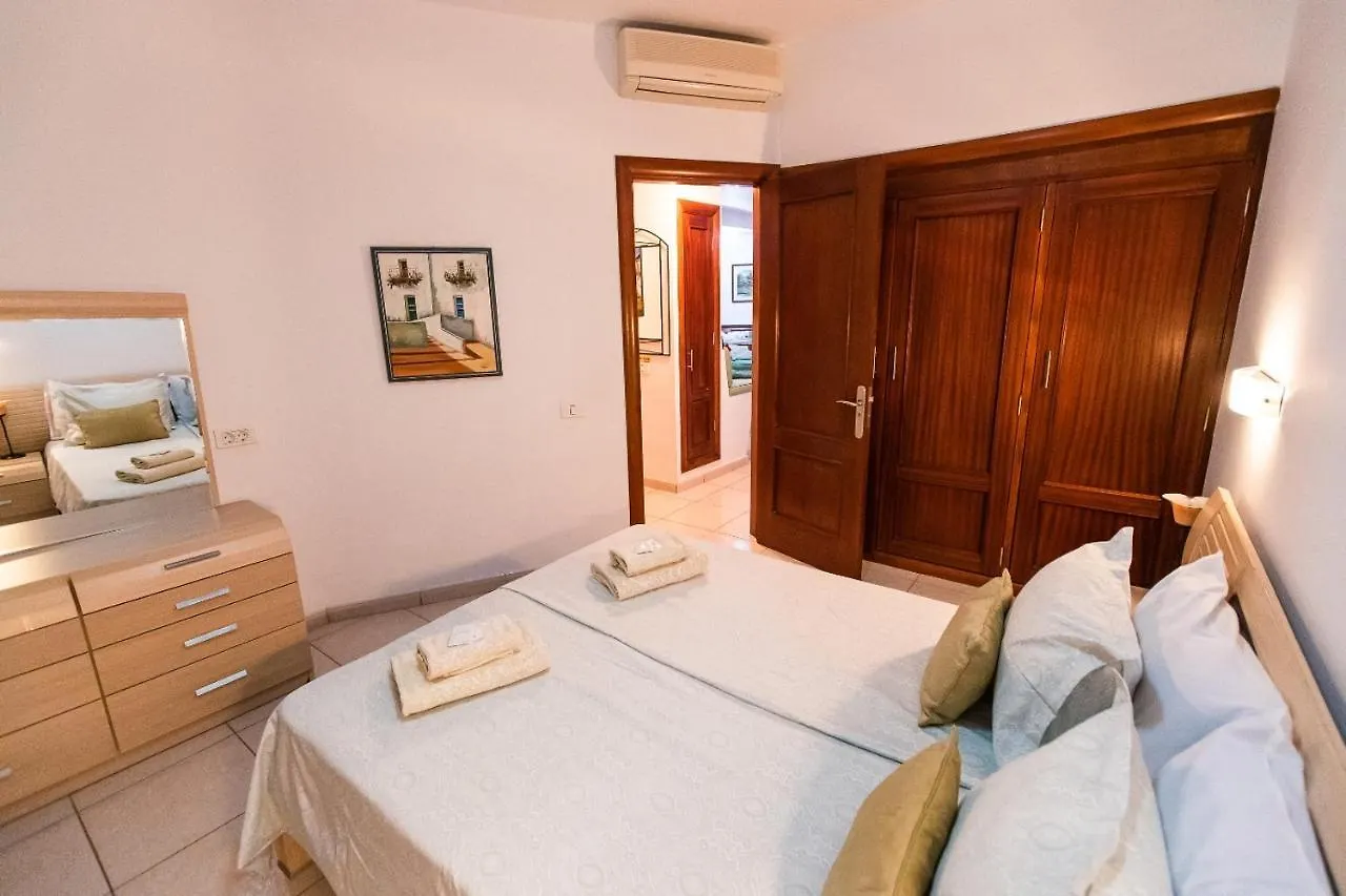 Two Bedroom Apartment Near El Duque Beach, Costa Adeje 0*, アデヘ スペイン